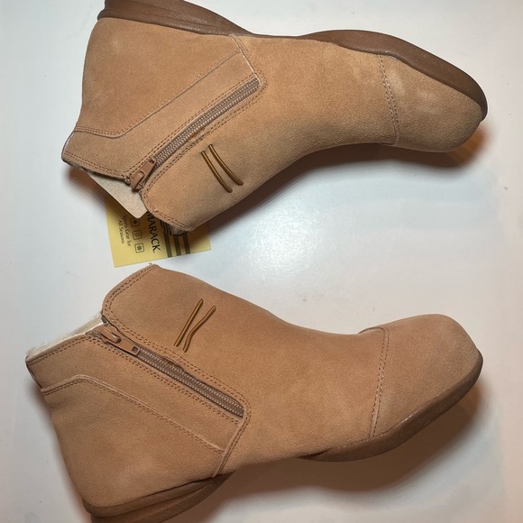 Tamarack Women’s Button ankle Suede Booties size 10 Tan NWT - Picture 7 of 15
